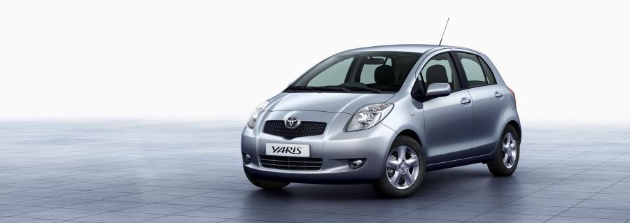  Toyota Yaris 2005 года  (фото 37 из 165)